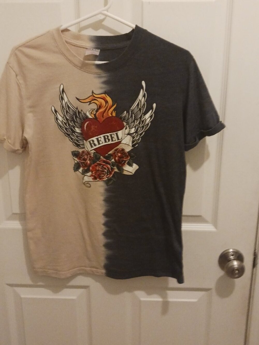 Rebel Tee extra small by no Boundaries with Rebel and roses on front 2 tone